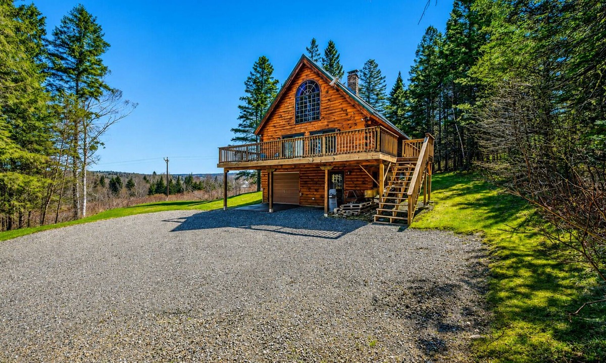 Rangeley House | 🐾33 Loop Rd Log Cabin w/Shared Rangeley Lake Access, Snowmobile/ATV Access, 15 min to Saddleback