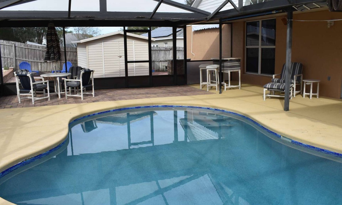Sunridge Woods House | 3bed/2bath pool home, sleeps 8 guests, great location, private/sunny aspect.