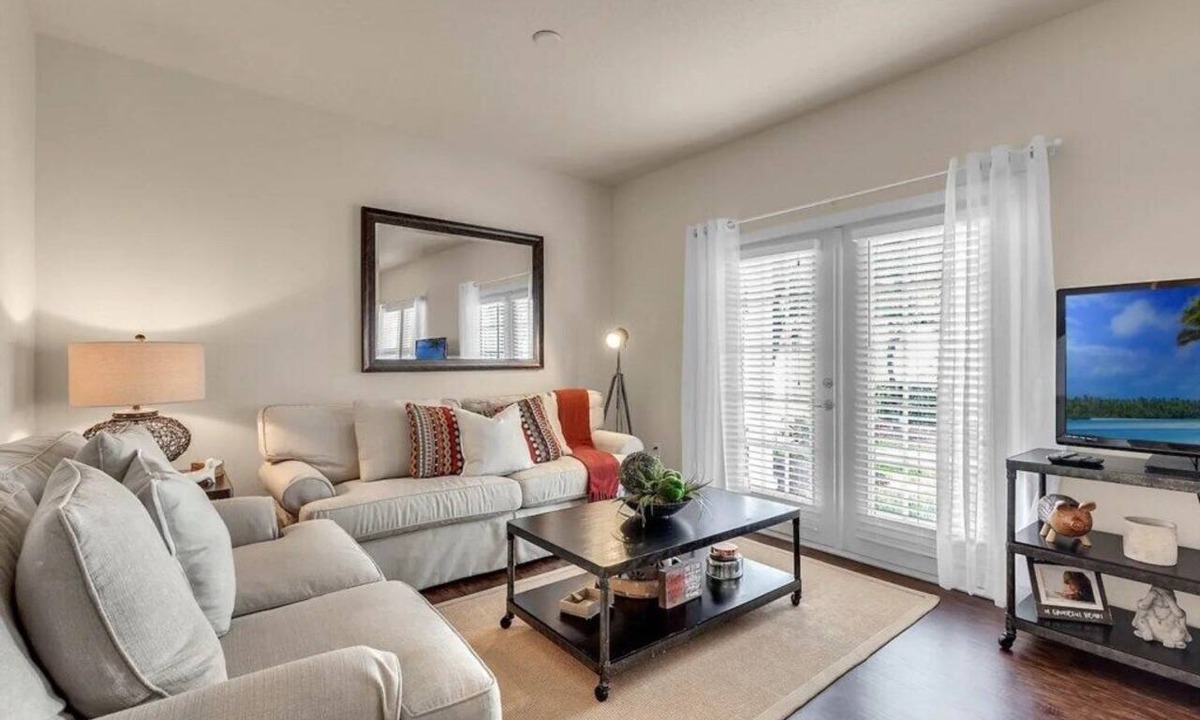 Bay Lake House | 4 BD/3 BA/Lucaya Village (23-101)