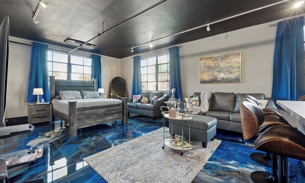 College Park Condo | 5 min from Hartsfield International Airport Charming 1-bedroom condo with WiFi