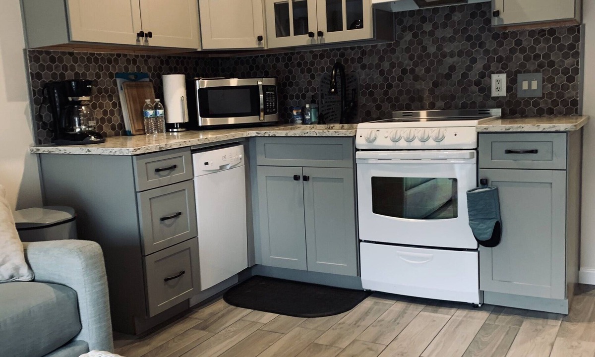 Folly Field Condo | 5th Villa to Beach Remodeled for 2021- Steps to Open Beach SLEEPS 6