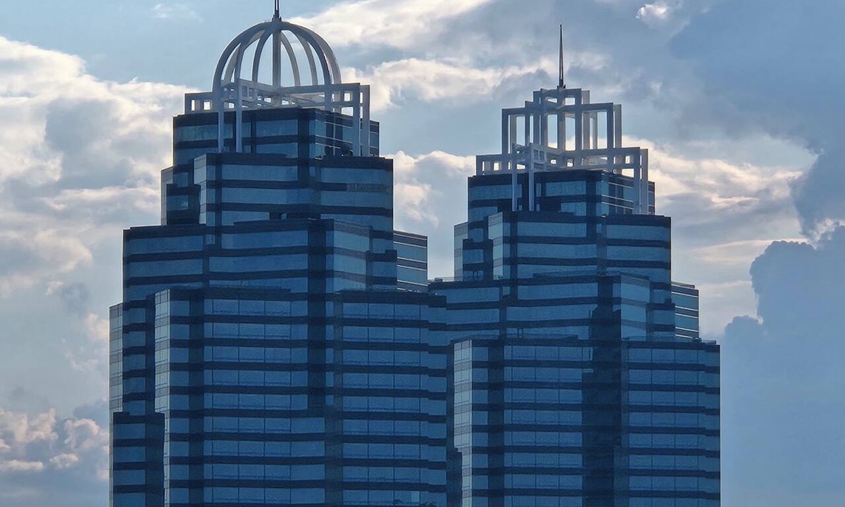 Sandy Springs Condo | A QUIET CONDO IN ATLANTA w/BALCONY 1king 1 Queen 2 twins 1 Qu Air mattress