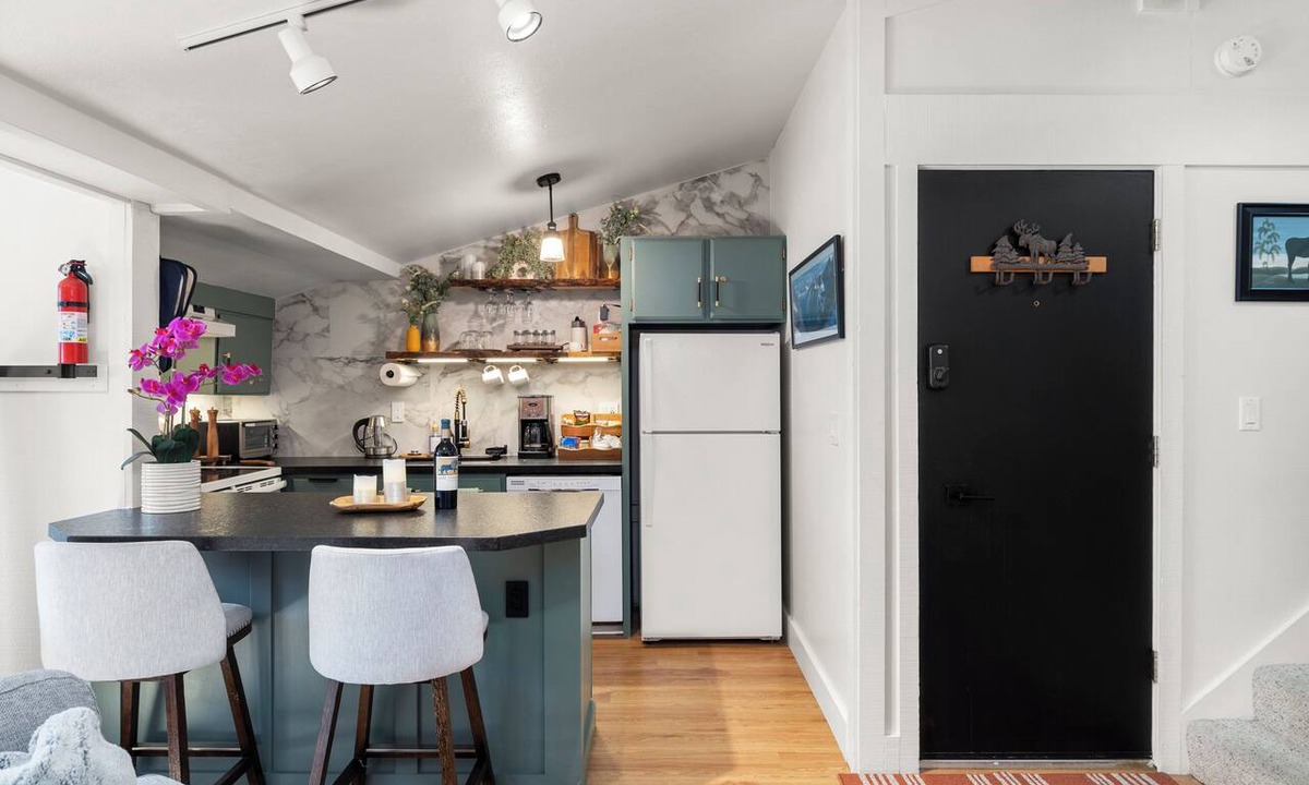 Bear Valley Condo | Ascend Remodeled Condo, SummerFun, Bear&Alpine Lake, across musical festival