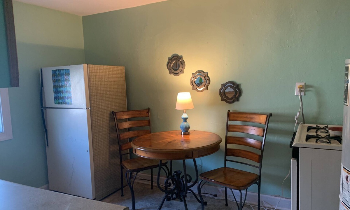 Cottage Line Apartment | Beach Side Studio #3 Apts by RedAwning