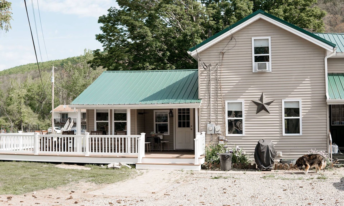 Swain Apartment | Bear Hollow Lodge Skiing/Hiking near Letchworth State Park and Swain Ski resort