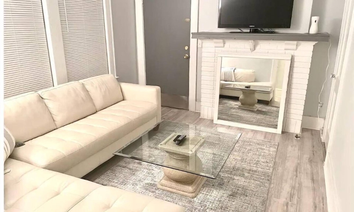 East Point Apartment | Beautiful 1B/1B in Southwest Atlanta.