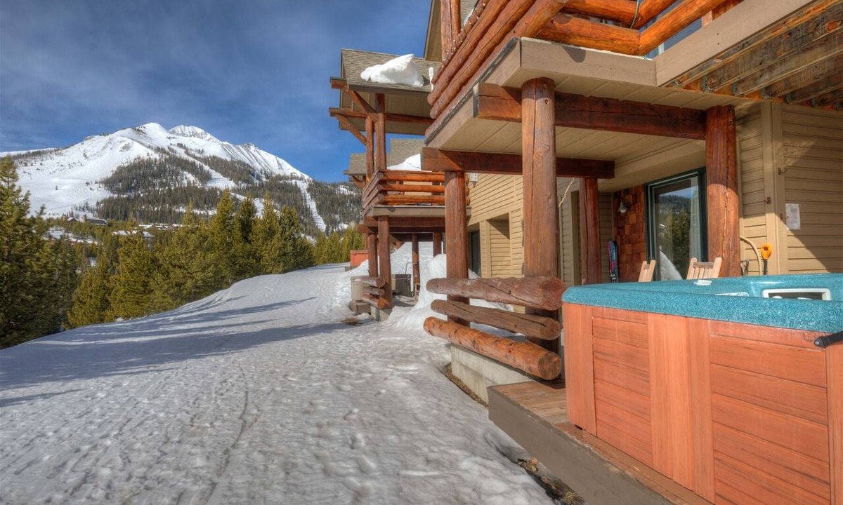 Saddle Ridge House | Beautiful Big Sky Luxury Townhome - Garage, Hot Tub, Views, 2 King Suites