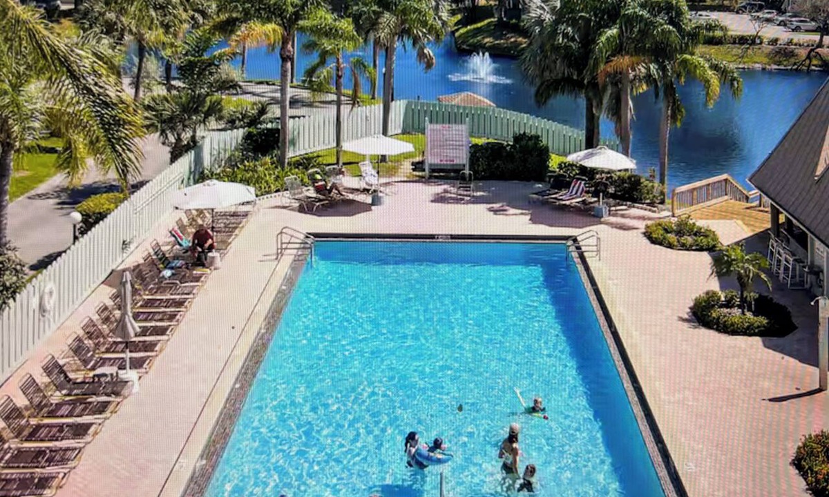 Bella Vista Villa | Bella Vista Jupiter Carlin Park across from beach Htd Pool/Pickle Ball