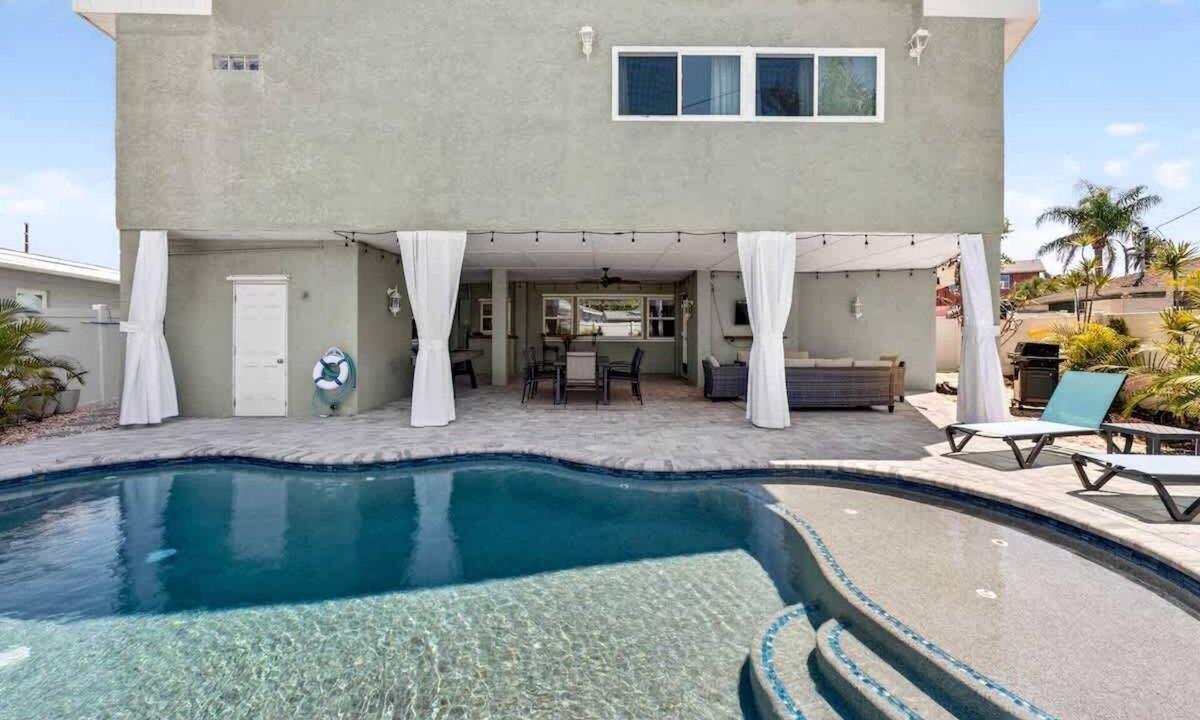 Redington Beach House | Blue Lagoon House Private Pool & Walk to the beach