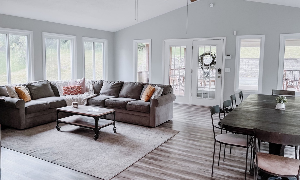 Mount Hope House | Bright and Spacious Maple Fork