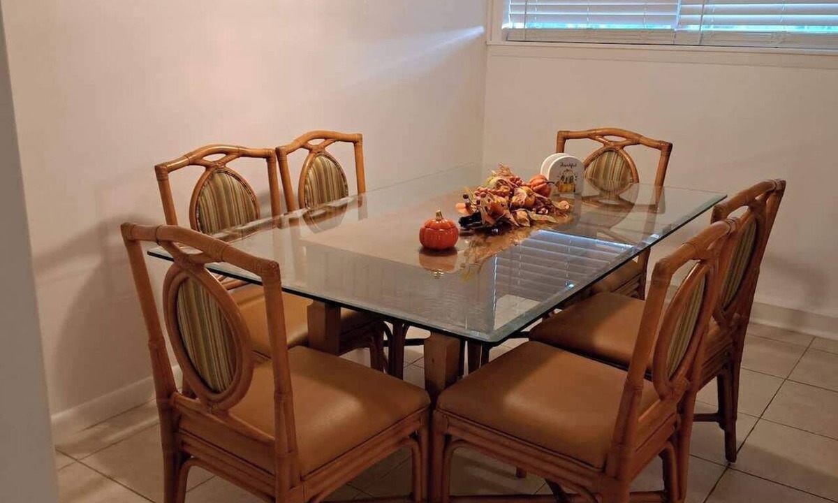 Dock Junction House | BRUNSWICK TRAVERTINE HOUSE 2 BED 2 BATH