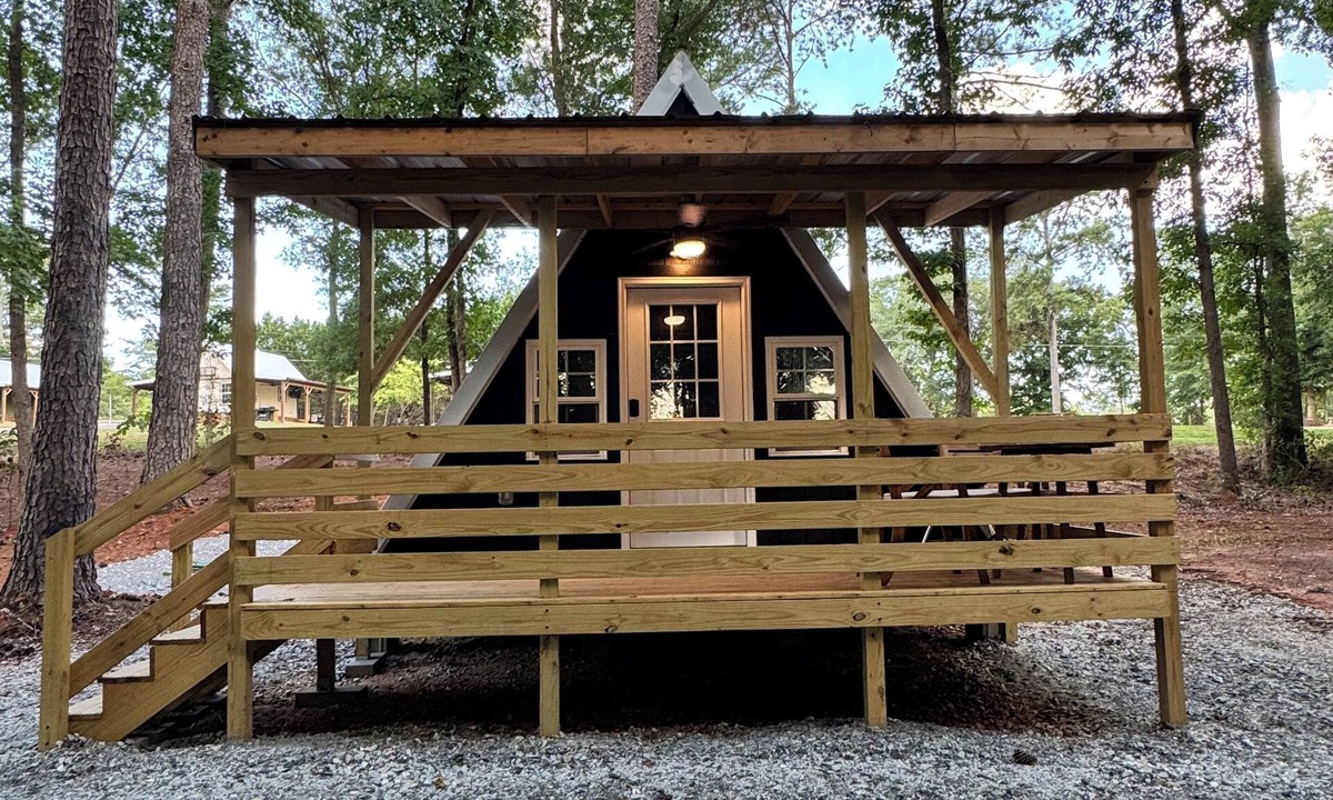 Townville Cabin | Cabin 6/Cozy A-frame/LAKE HARTWELL/Green Pond&Broyles Lndgs/Clemson/Anderson
