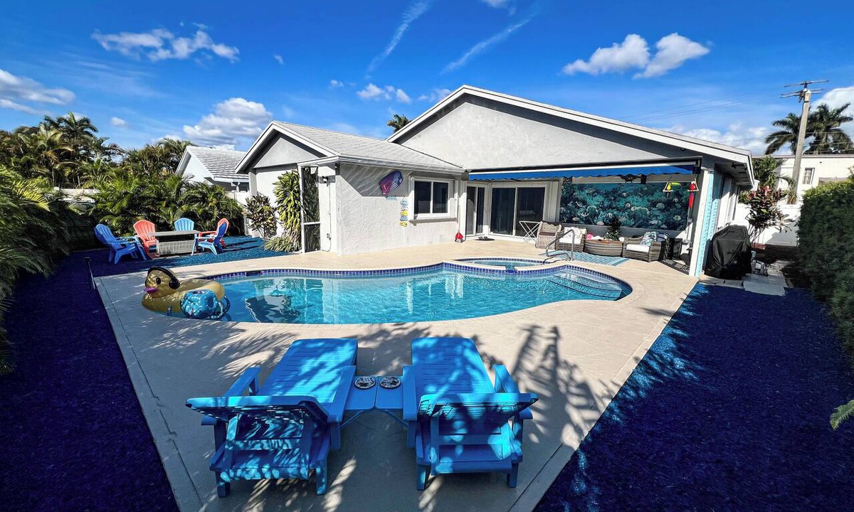 Dania Beach House | Casa Solara 4BR/2BA Heated Saltwater Pool, 2 Kings!