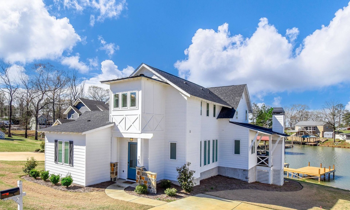 Dadeville House | Changes in Latitude by Lake Martin Vibe