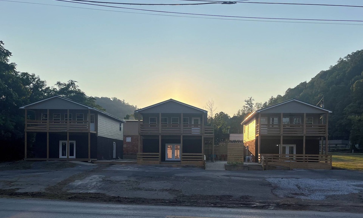 Mount Gay Apartment | Charming 2-bed/1 bath apartment in Logan near HMTS, dining, and shopping
