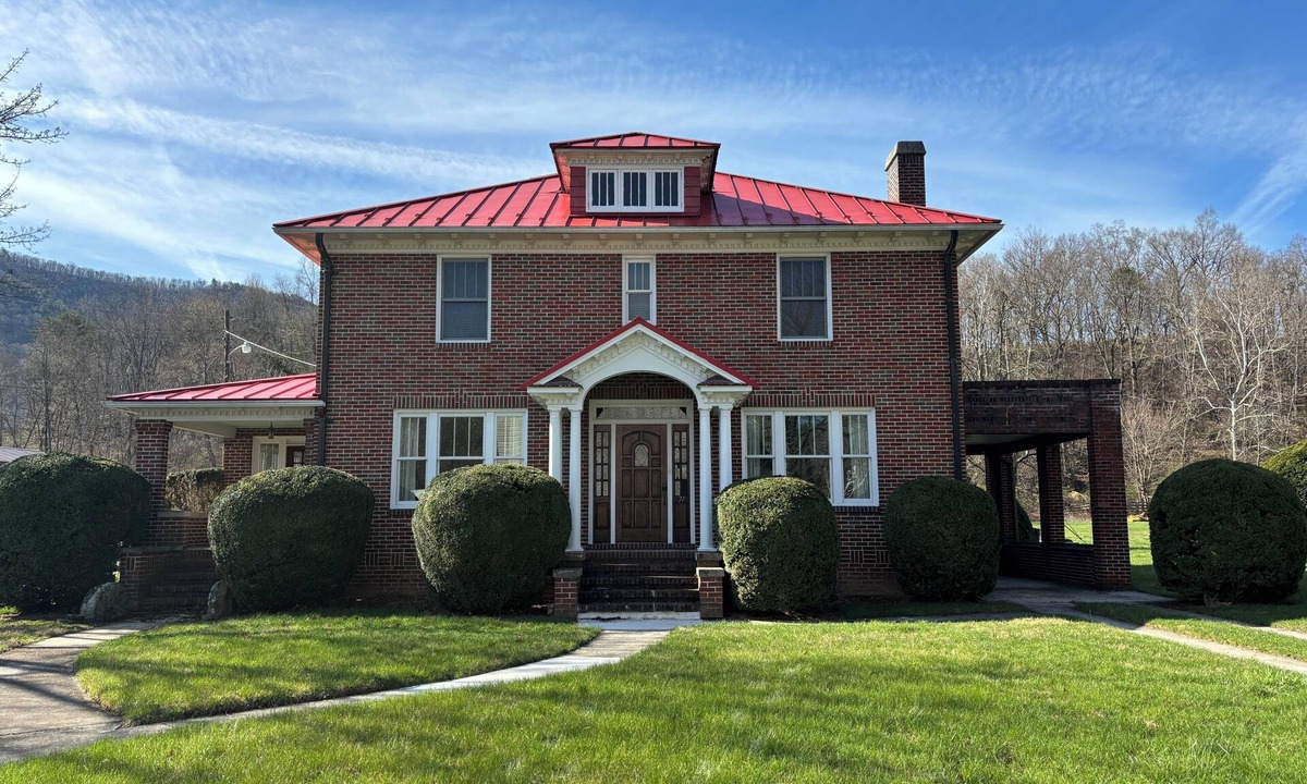 Seneca Rocks House | Charming 4-bedroom house in amazing Seneca Rocks for a scenic getaway
