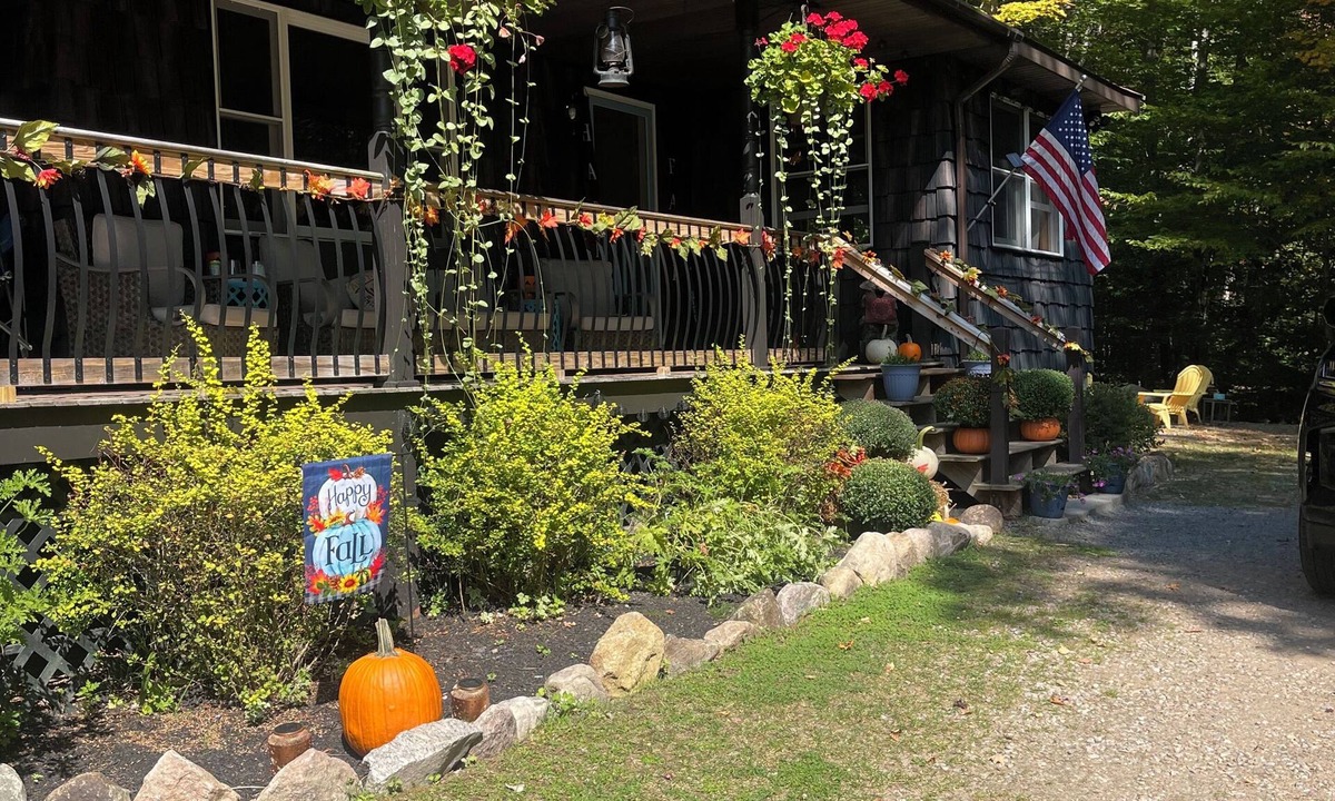 Town of Webb Cabin | Charming Adirondack Cabin for Rent – Your Perfect Escape in the Heart of Nature