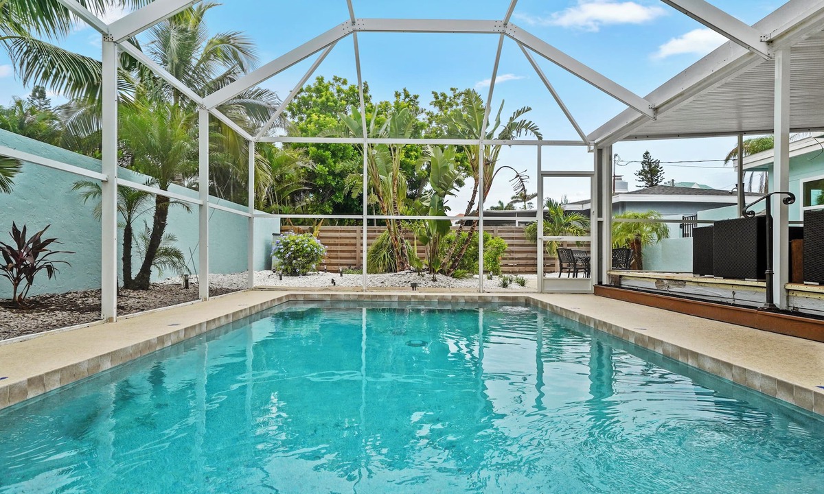 Sarasota Cottage | Charming Beach Bungalow with Private Pool and steps away from the Beach!