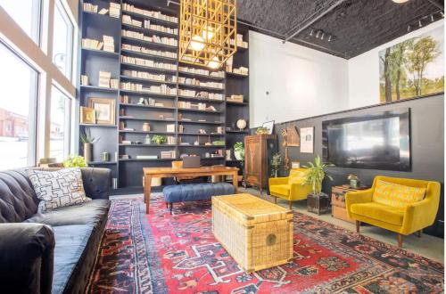 Sobro Apartment | Charming Downtown Oasis - Two and a Half Blocks to Broadway