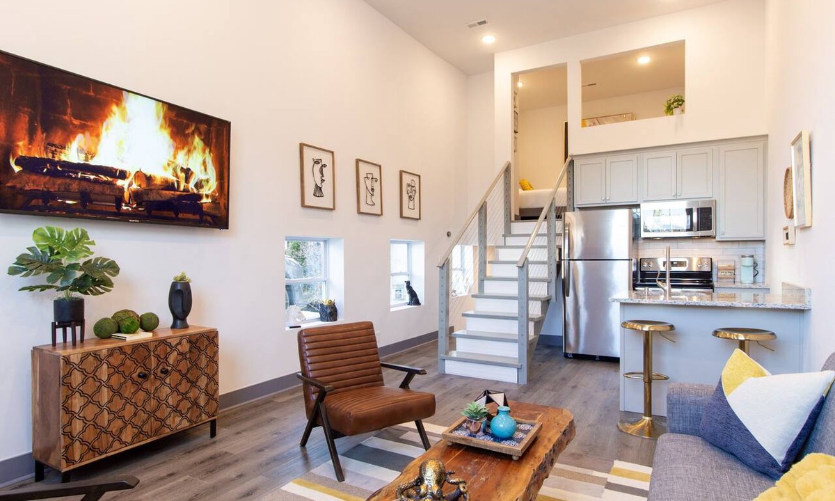 Five Points South Apartment | Charming Tiny House W/Free Parking