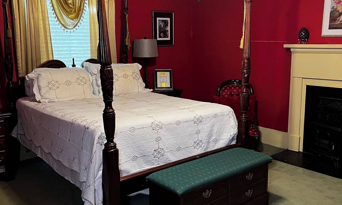 Bainbridge Bed & Breakfast | Commodore Bed and Breakfast