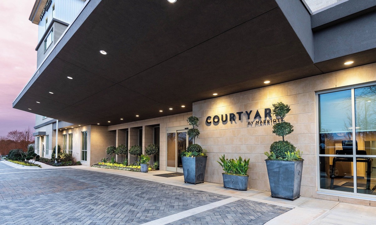 Alpharetta Hotel | Courtyard by Marriott Atlanta Alpharetta/Avalon Area