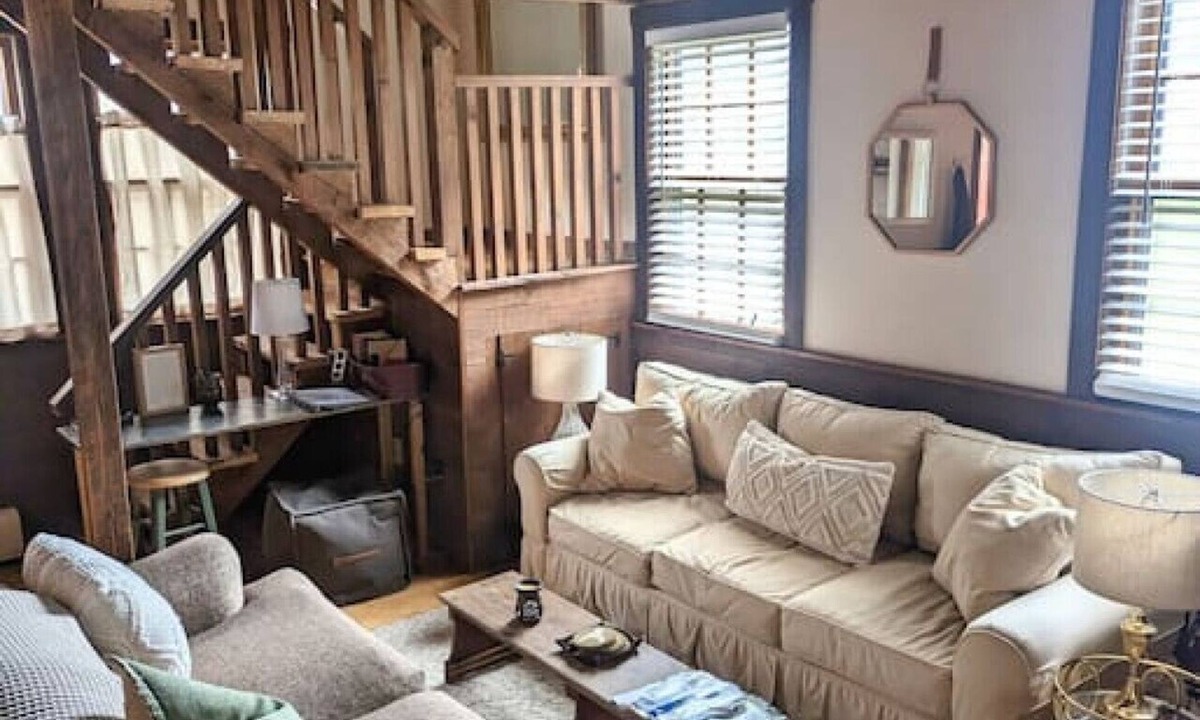 West Hartford Cabin | Cozy Quechee Cabin near Woodstock and Skiing w/woodstove and all the amenities