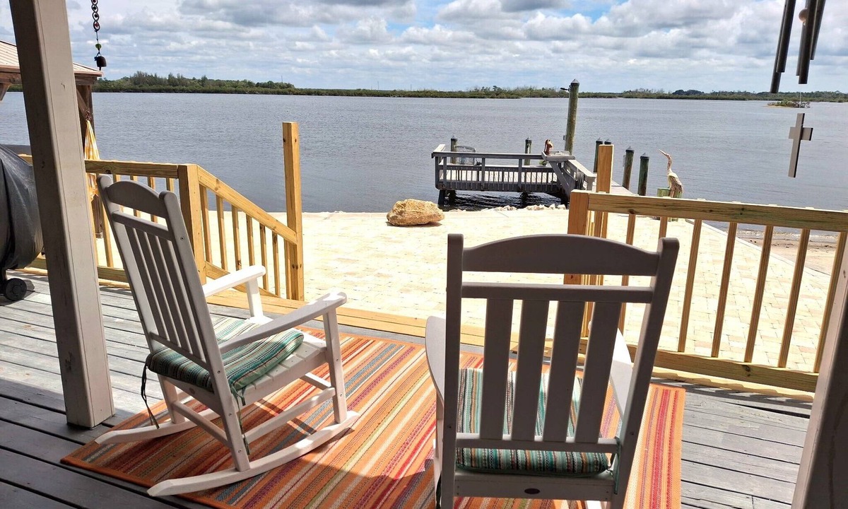Crystal River House | Cozy Riverfront Retreat in Ozello across from marina w/hot tub and private dock