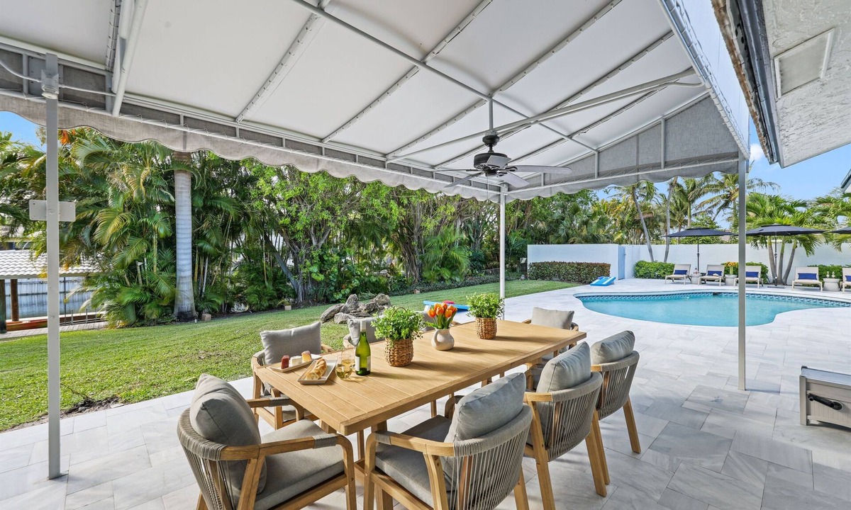 Lake Ida Shores Villa | Direct Lake Ida Access | Sleeps 8 | Golf Cart | Heated Pool | by Delray Nightly
