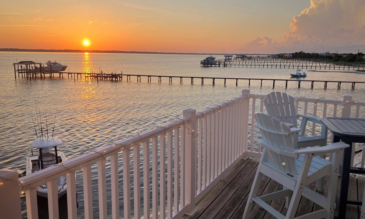 Alligator Point House | Directly on the water, great sunrise and sunset.50% off monthly rate fall/winter