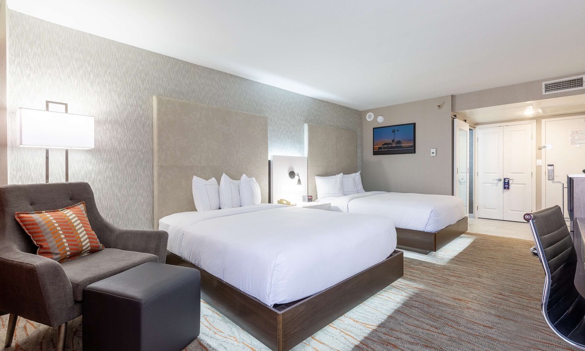 Richardson Hotel | DoubleTree by Hilton Dallas - Richardson
