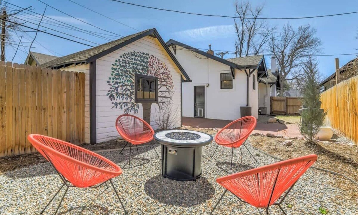 Old North End House | Downtown Old North End Cottage fire pit grill yard