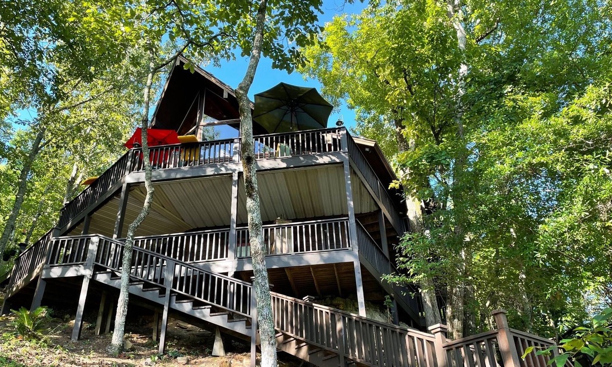 Dadeville House | Dragonfly Cove For Family, Friends, and Fun on the Lake!