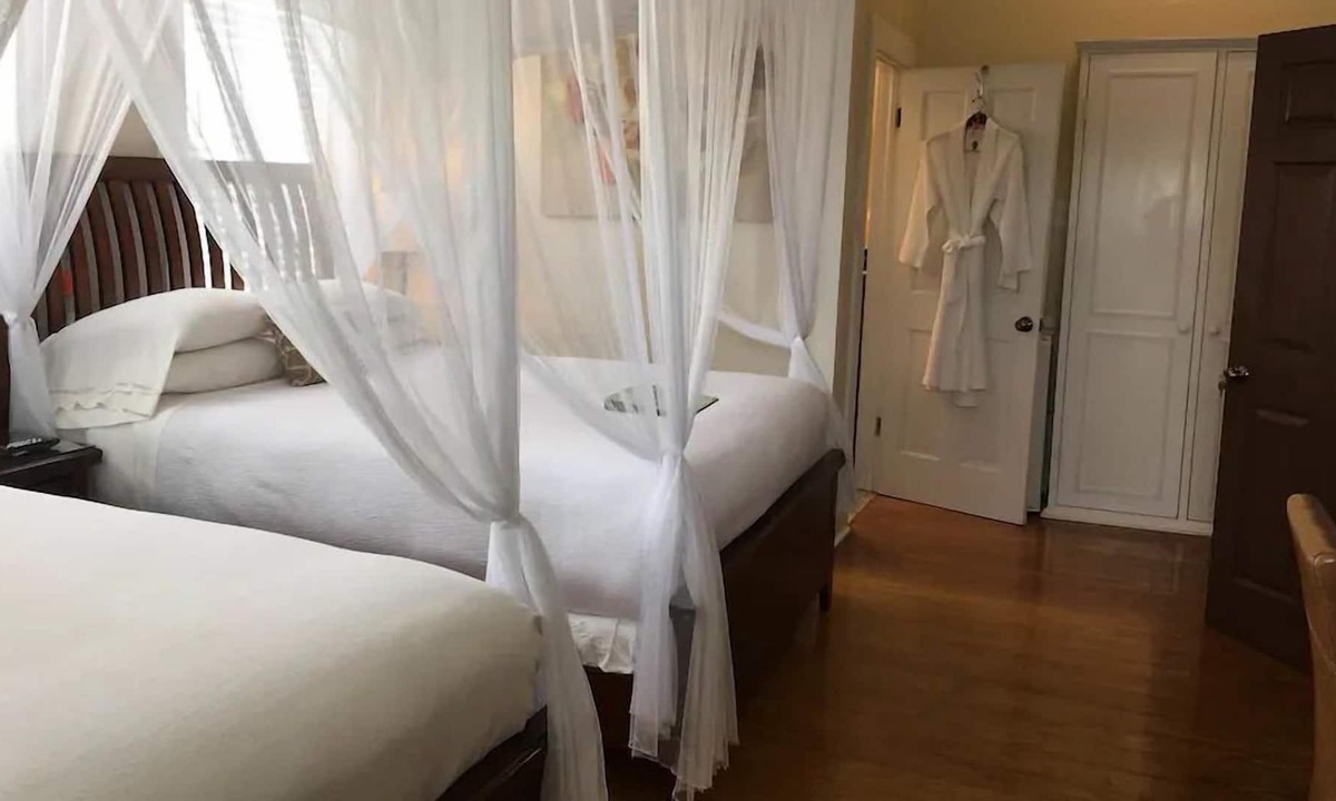 Uptown - Upper Duval House | Duval Street where Old Town meets the Atlantic! 4 Classy Units, Near Beach