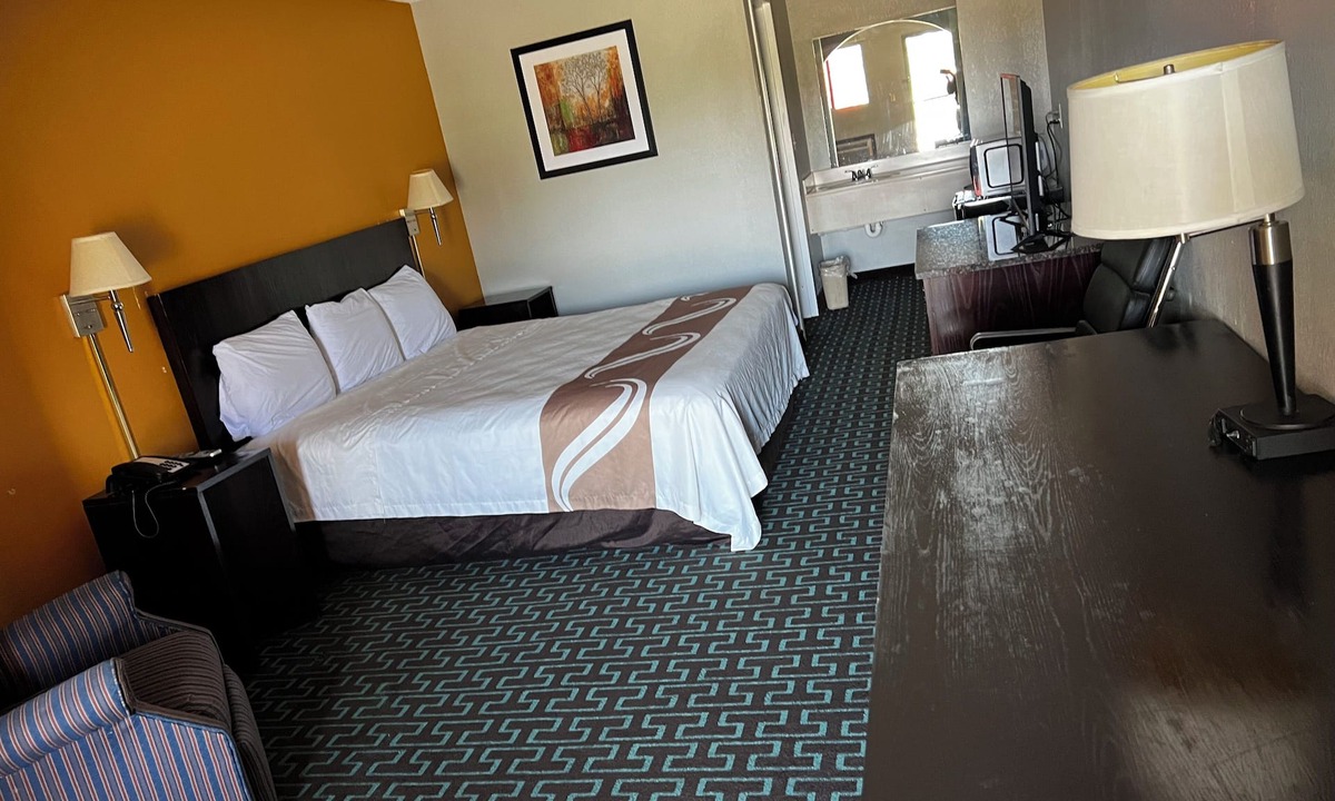 Trion Hotel | Express Inn & Suites