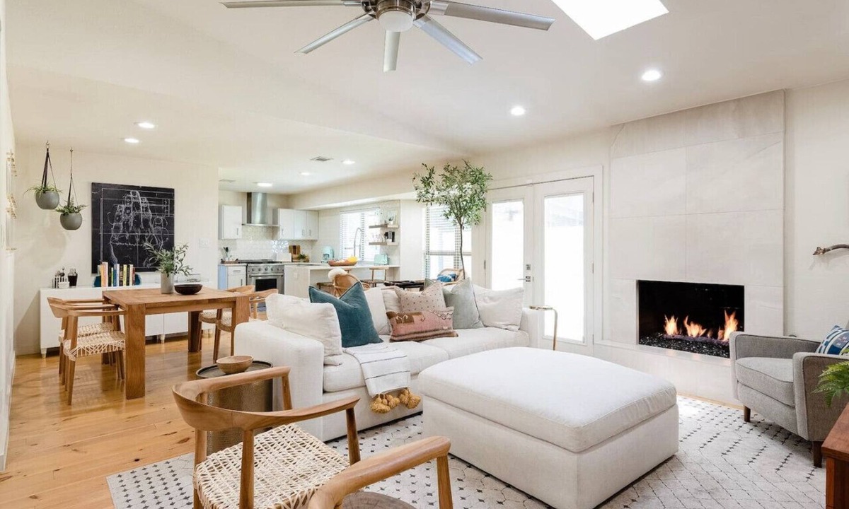 North Park Estates House | Fireplace, Fire Pit, Turf Backyard | Central ATX