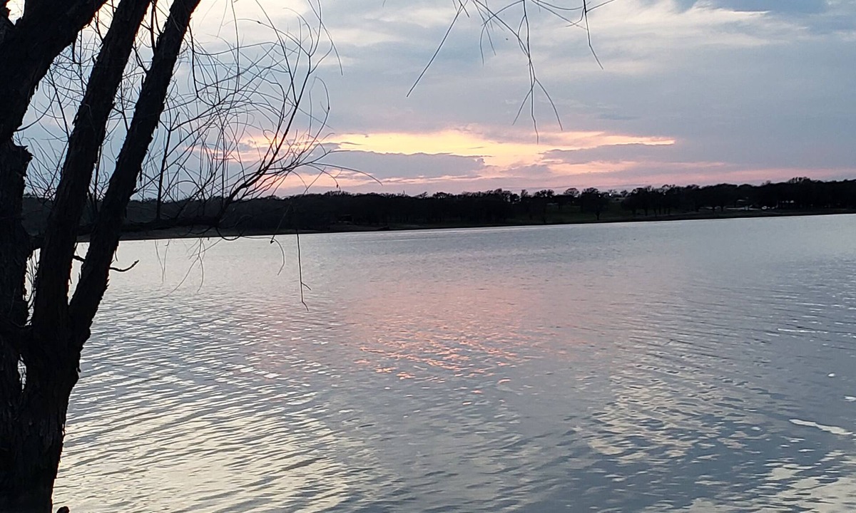 Little Elm House | Gorgeous Hidden gem Lake front Studio. Come rewind. Pet friendly