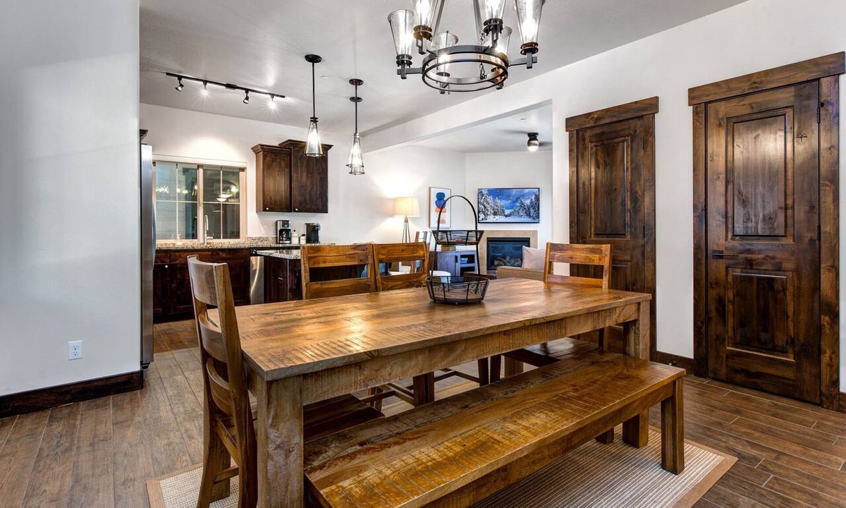 Bear Hollow Village Condo | Gym | Hot Tub & Seasonal Outdoor Pool | Bike Trail | Parking Garage