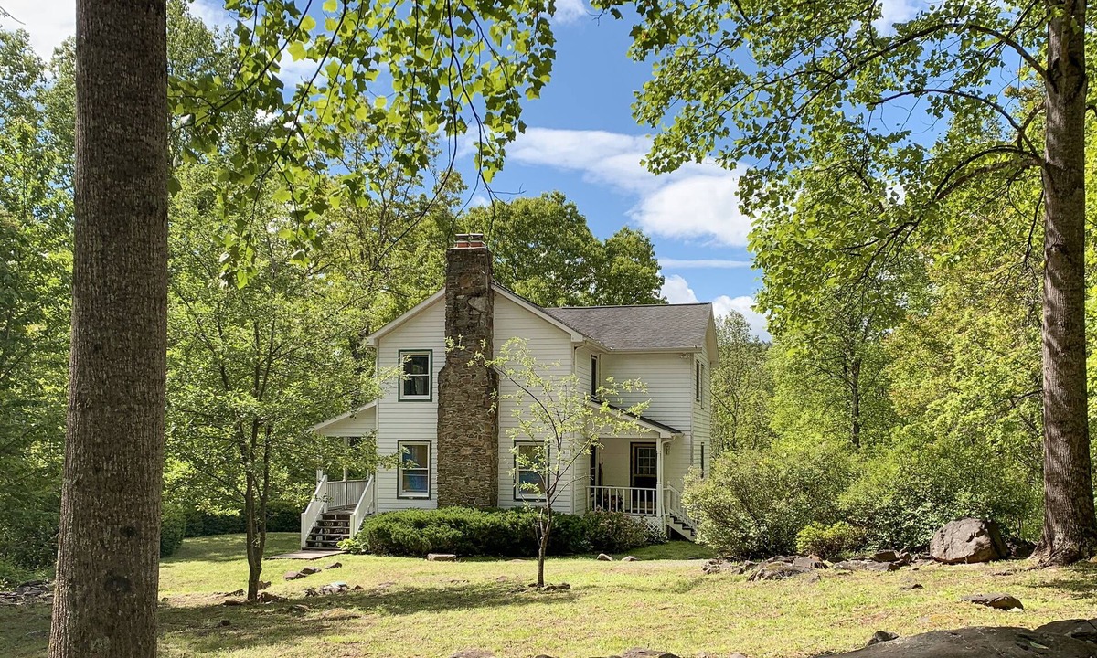Stanardsville House | Hightop Hideaway, a cozy secluded mountain retreat. Pet-friendly, Shenandoah NP.