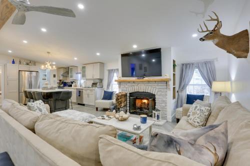 Ellenville House | Hike & Explore! Nature-Centric Hudson Valley Home