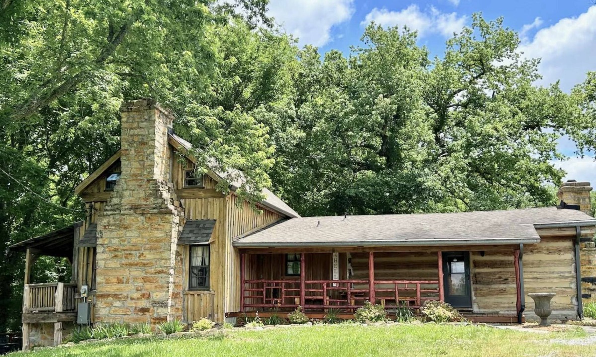 Arrington Cabin | Historic Creekside Cabin at Arrington Reserve
