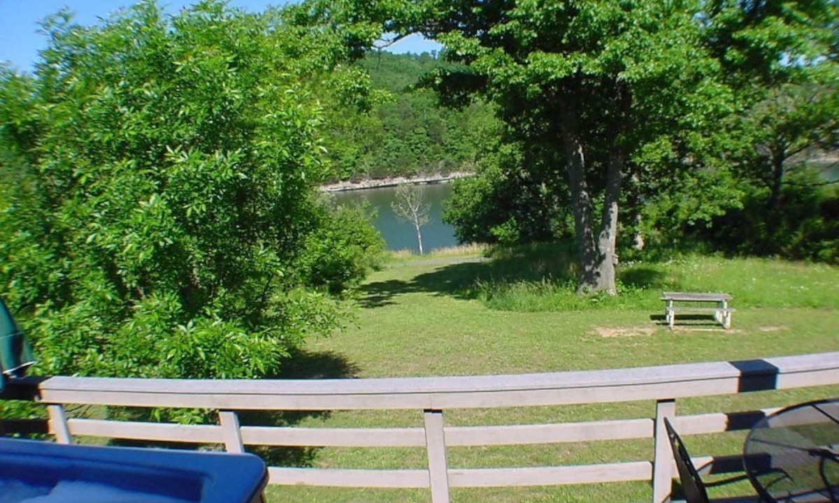 Holiday Island Condo | Lakeside, King Beds, Fireplace!