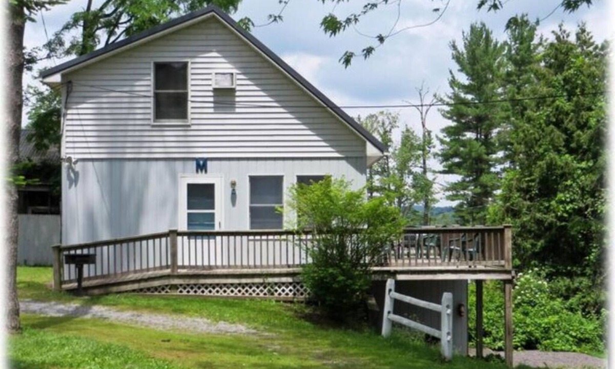 Cooperstown Cottage | Large Cottage that sleeps 10 minutes from Cooperstown