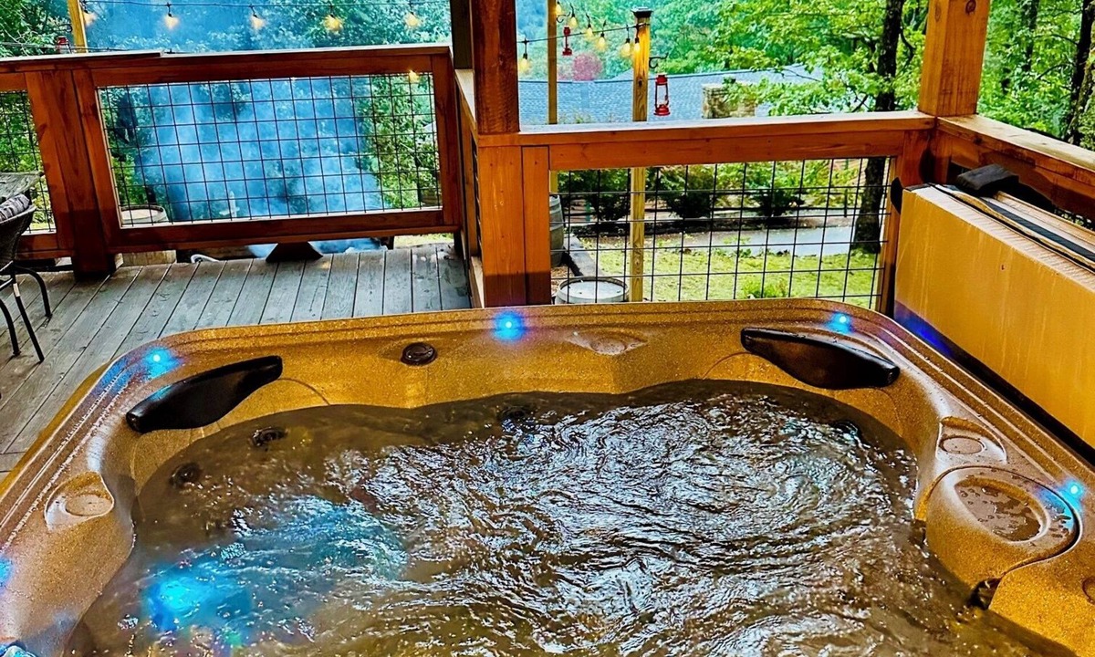 Sky Valley Cabin | Last Min Discount! Mountain View Home Hot Tub, Game Room, Fire Pit, Pizza Oven