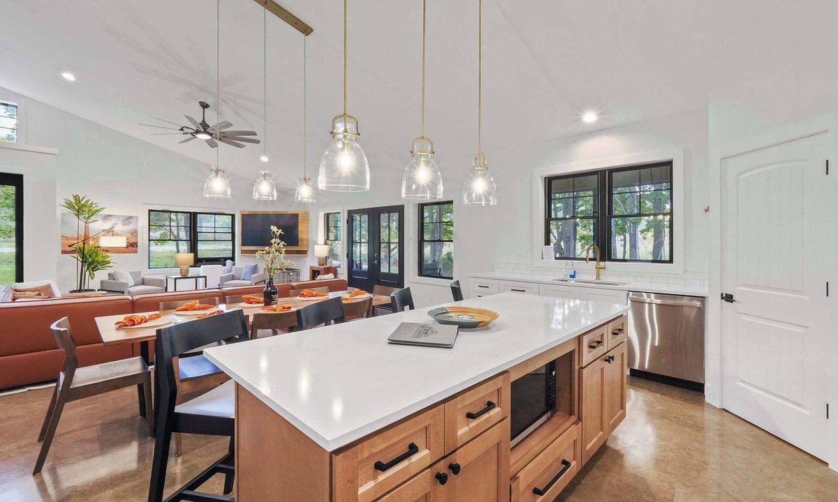 Cedar House | Leelanau Day Tripper - Modern Barndominium Retreat | Sauna Bikes Beaches Wineries Sleeps 10 3 Bedrooms 2.5 Bathrooms Pet-Friendly