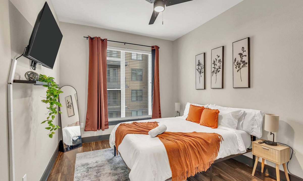North Burnet Apartment | Luxurious 1BR Alongside DT & Domain With Pool, Gym and Free Parking