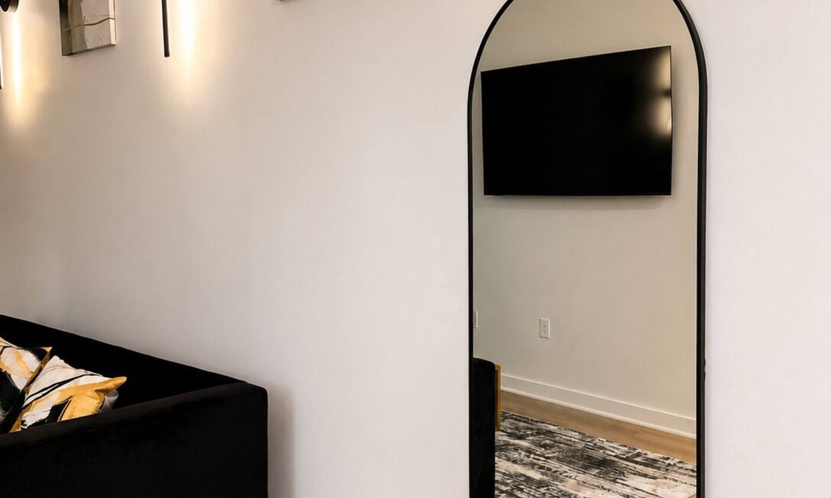 Boulevard Heights Apartment | Luxury Belt Line Retreat l Walk to Ponce City Market & Krog Street