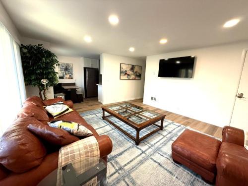 Dunlap Apartment | Modern 2BR Retreat near Light Rail, Seward Park 54