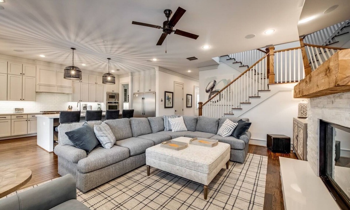 Lower Greenville House | Modern Serenity: 3 Beds of Calm & Style