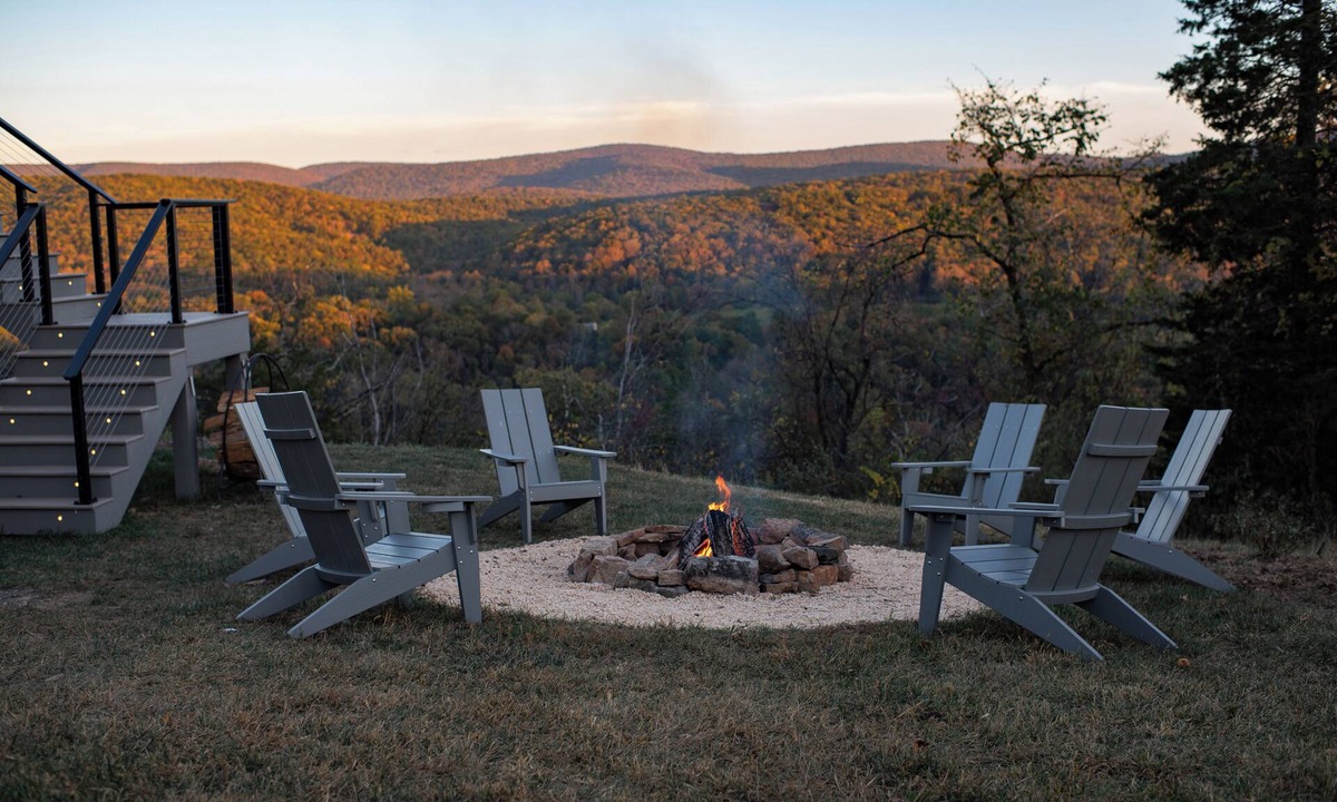 Lost River House | Mountain Views + Hot Tub + Sauna + Yoga + Trails + Family Friendly + Firepit